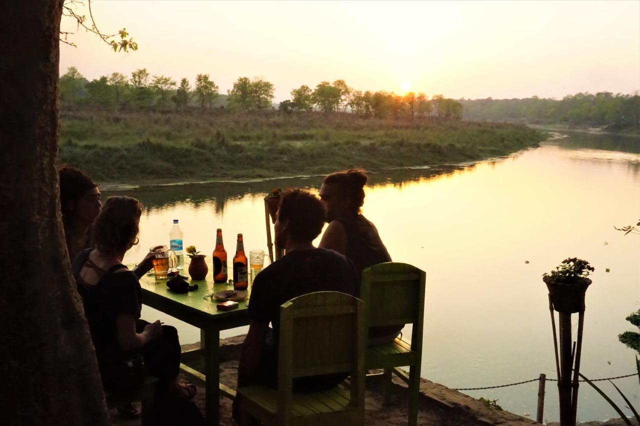 Happy Lemon Tree Lodge Sauraha Exterior foto